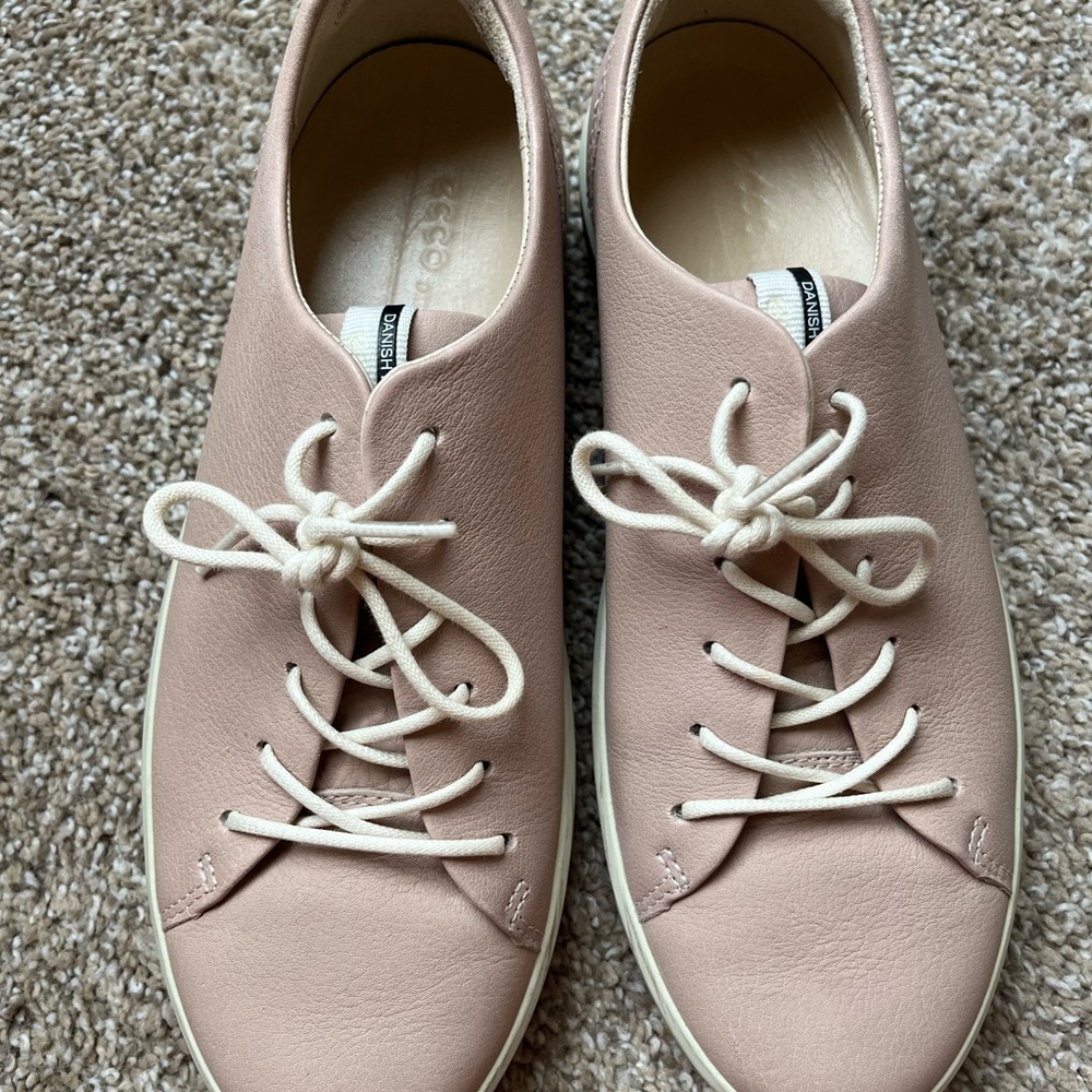 Ecco Pink Leather Sneakers